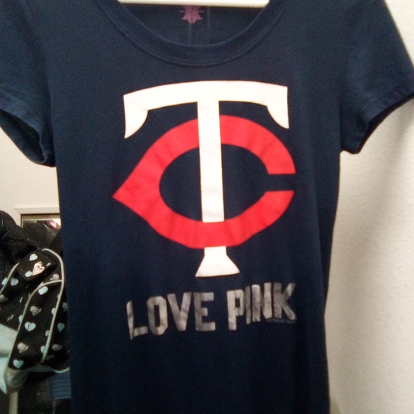 Pink tee - Picture 2 of 2